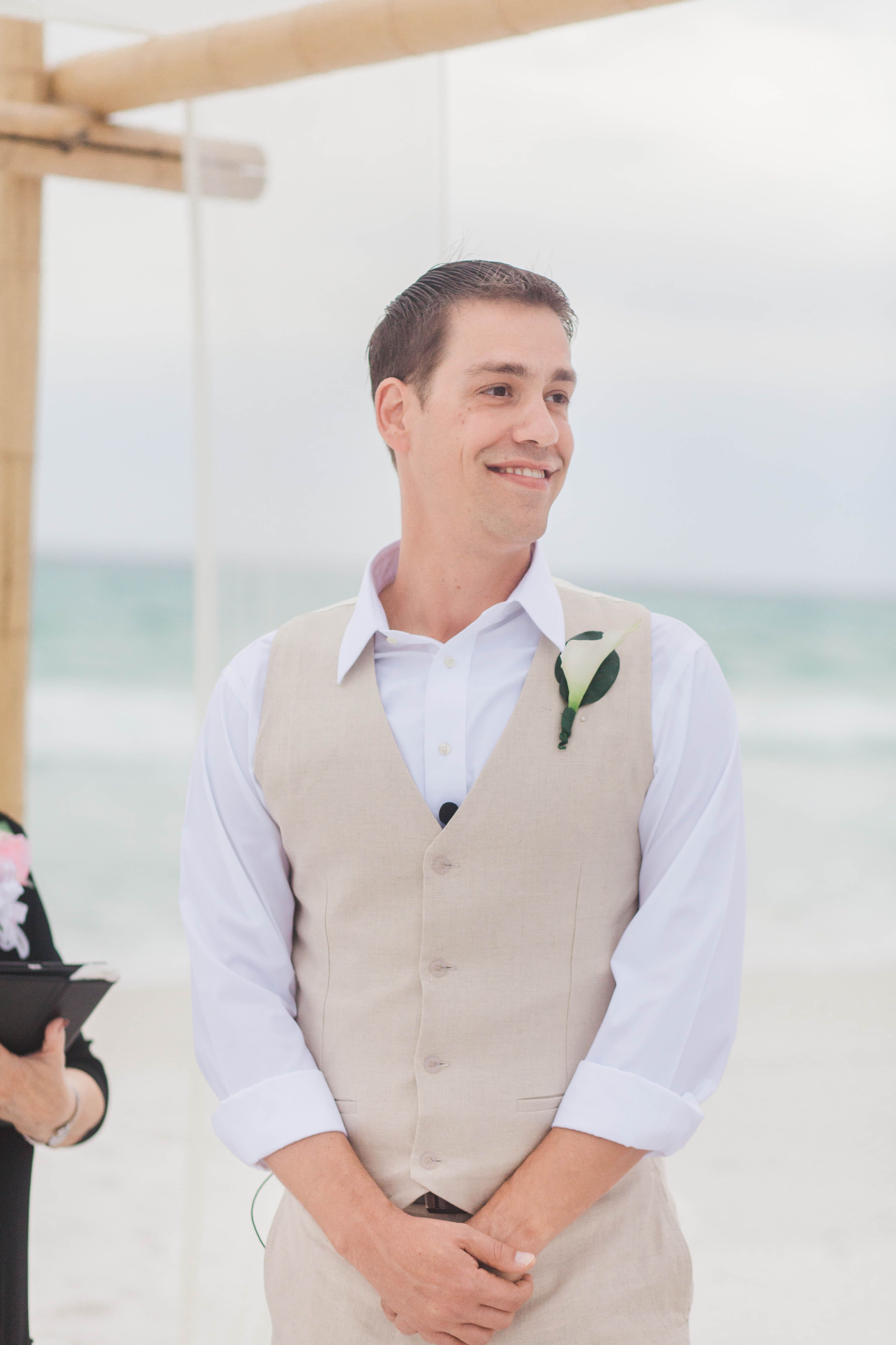 Calla Lily Boutonniere and Green Accent