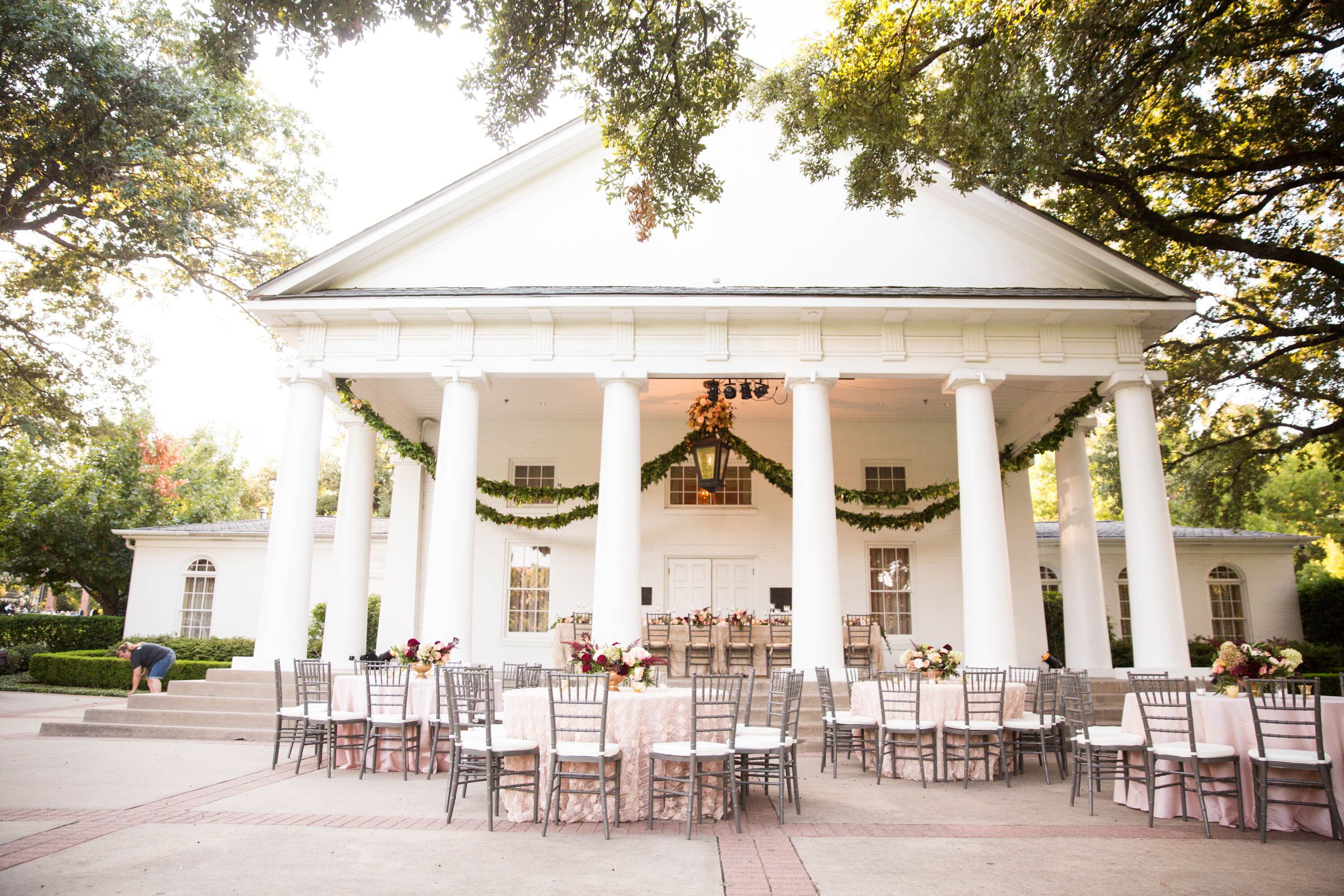 Elegant Arlington Hall Portico Reception