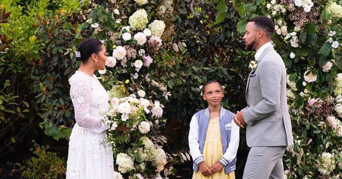 Steph Curry And Wife Ayesha Curry Renew Wedding Vows Photos 