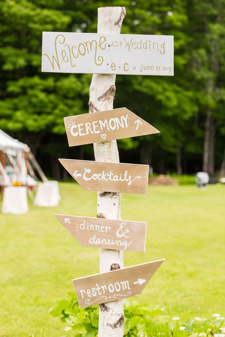 Rustic wedding schedule sign