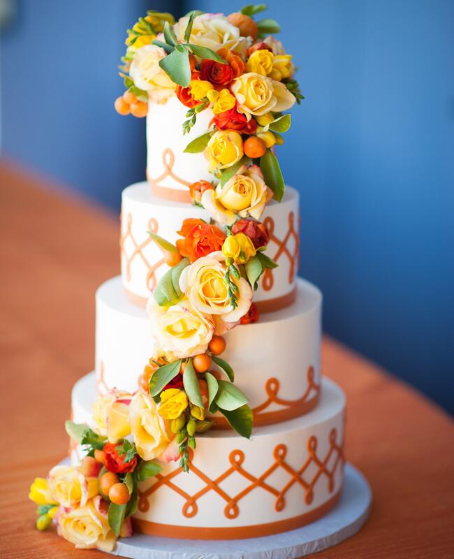 Fresh or Sugar Wedding Cake Flower Quiz -- See the Photos