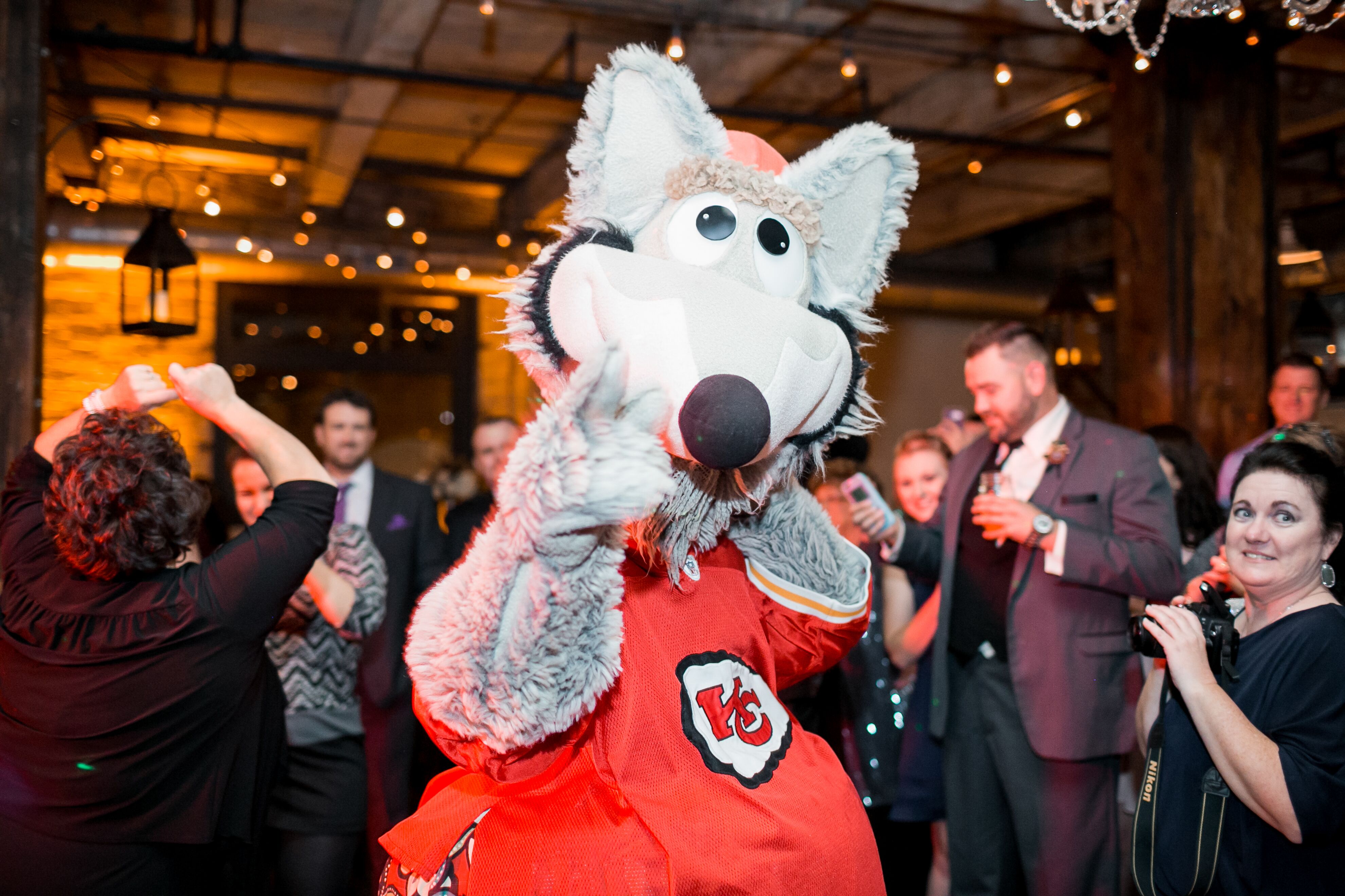 Fox 4: Children's Mercy patients party with KC Wolf, Chiefs legend