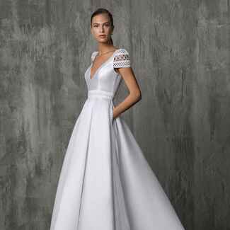  Lazaro  Fall 2019 Collection Bridal  Fashion Week Photos