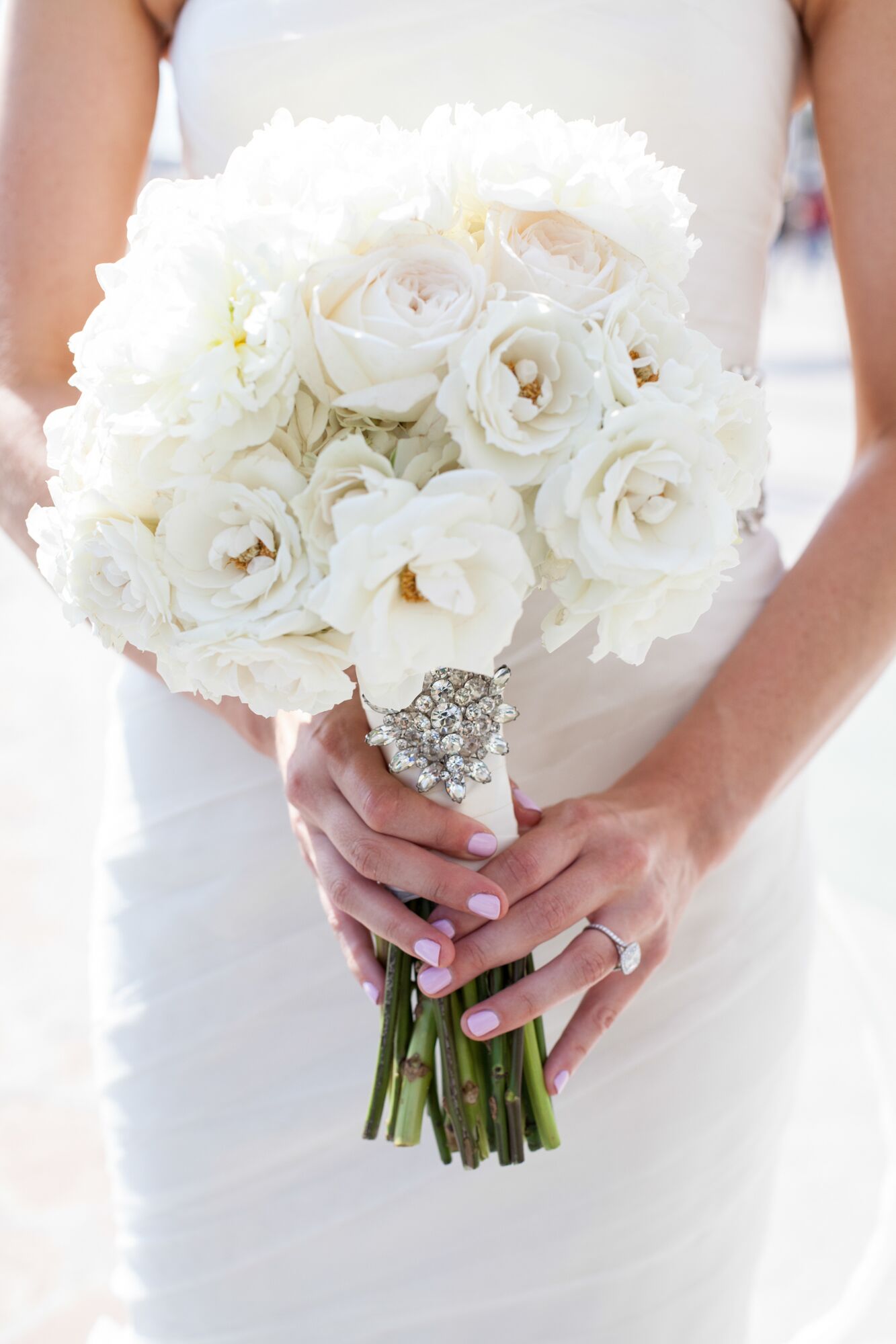 white dahlia and rose bouquet