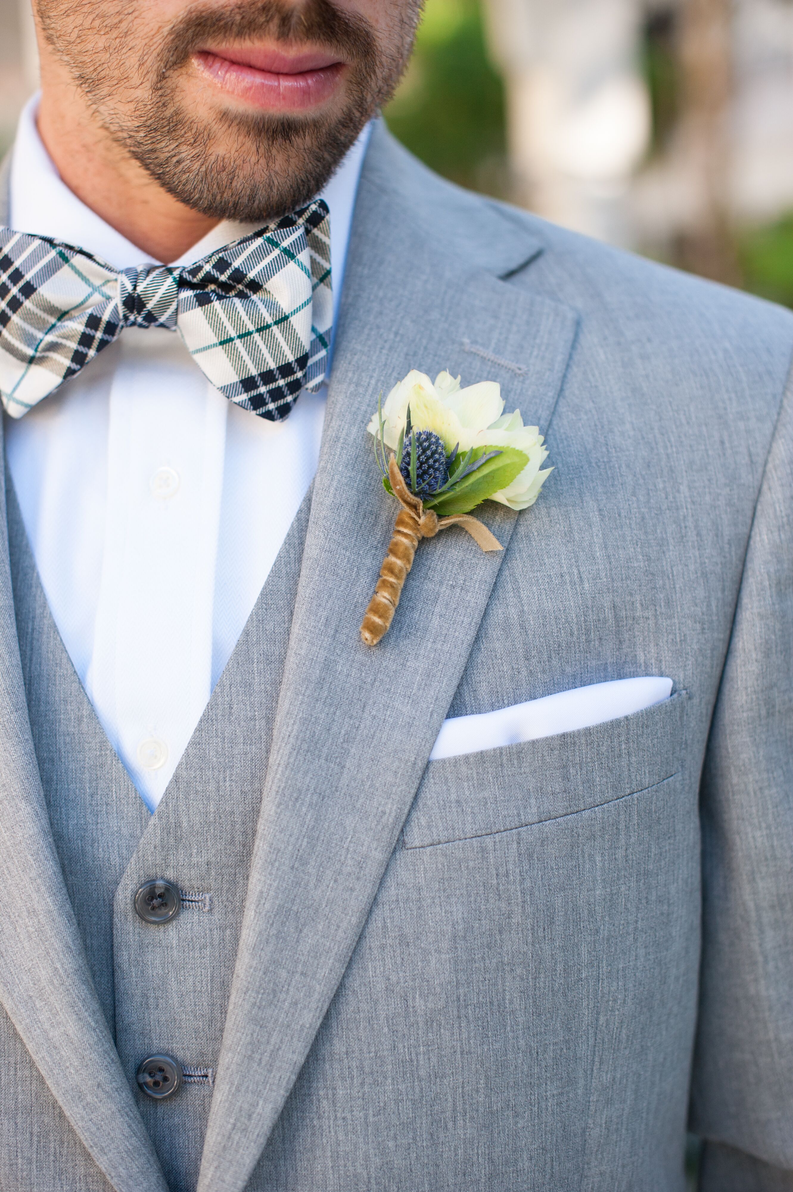 HOW TO PROPERLY WEAR A BOUTONNIERE Carrie Mcguire Photography | atelier ...