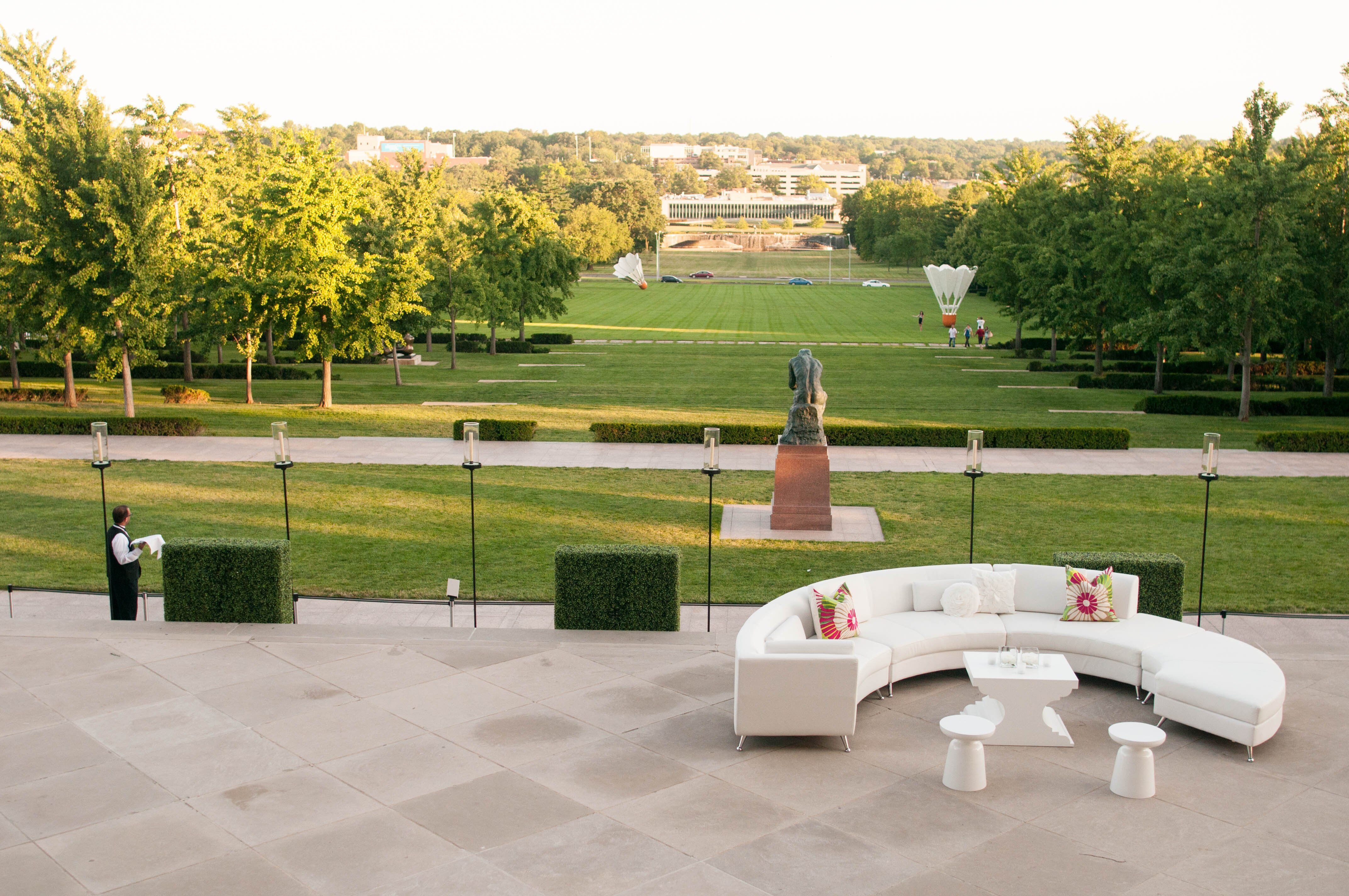 Cocktail Hour At The Nelson-Atkins Museum