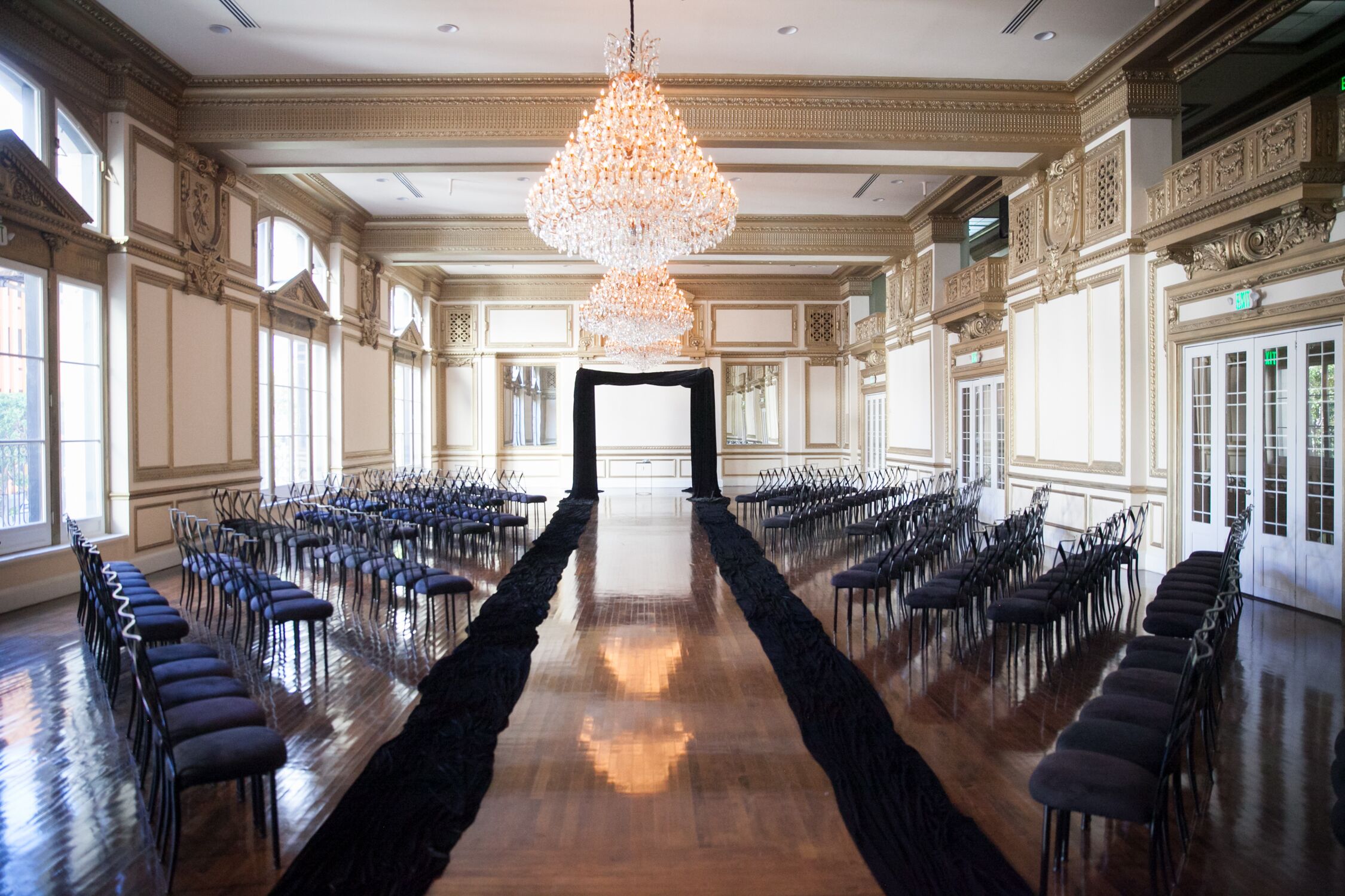 Modern Ceremony At Alexandria Ballrooms In Los Angeles, California