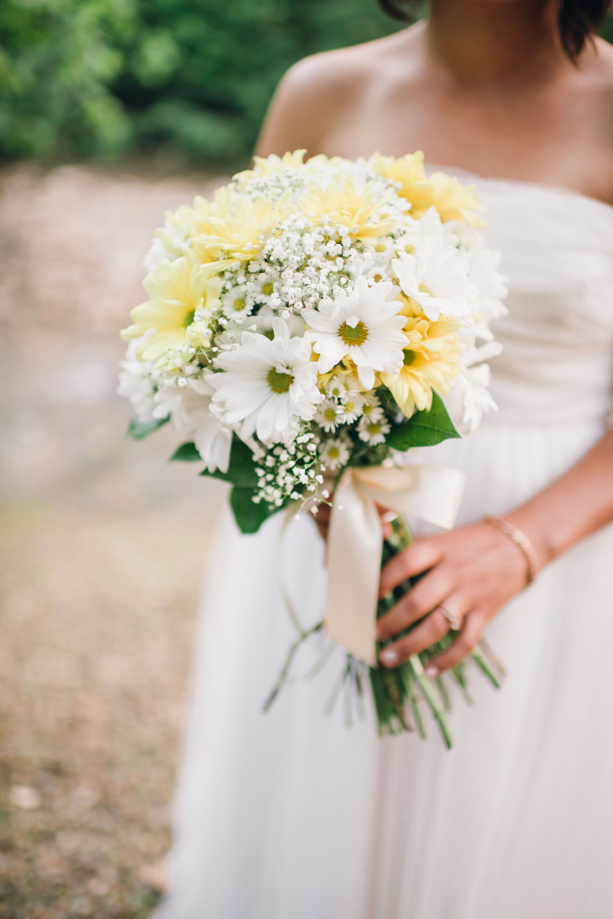 Wildflower Inspired Daisy And Baby S Breath Bouquet