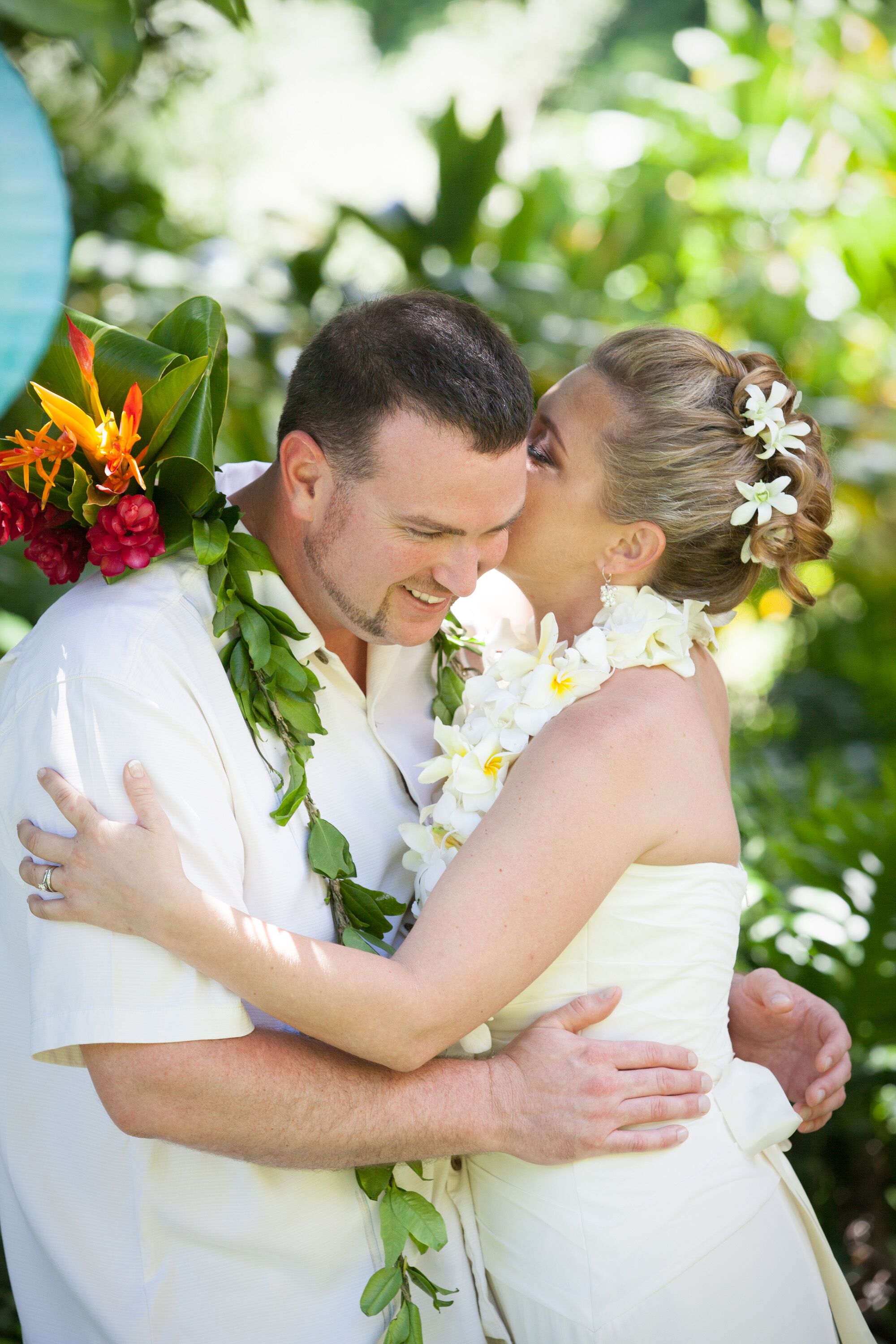 Kelly Kissing Jordan, Hawaiian Flowers