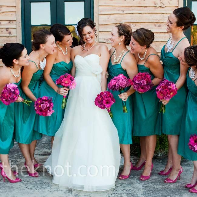 flowers to go with teal bridesmaid dresses