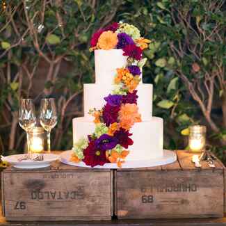 Standout Wedding  Cakes  With Serious Fillings  