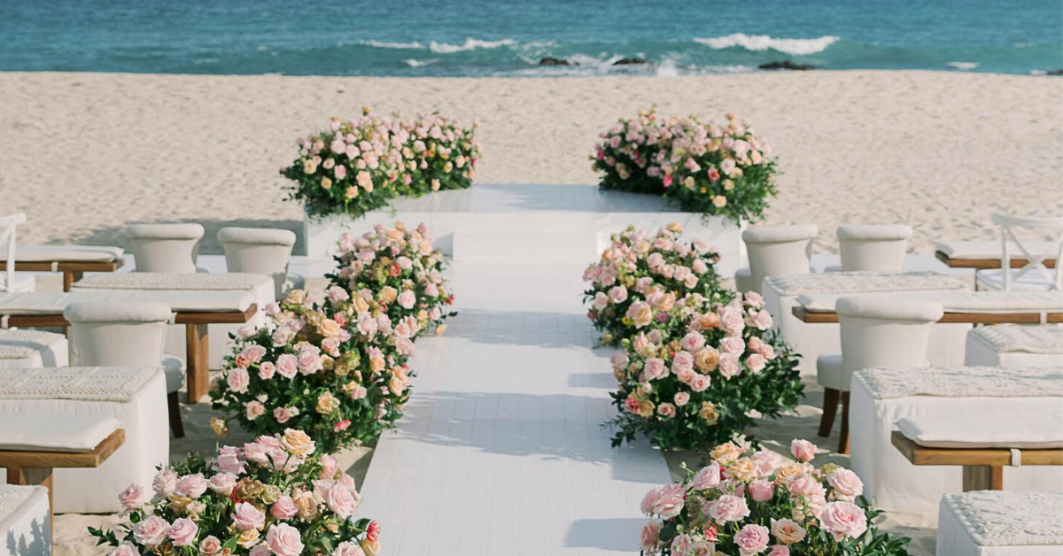 The 50 Best Beach Wedding Ideas For Seaside Events   D8d705fd B343 4e5b 8a36 512486c55b26