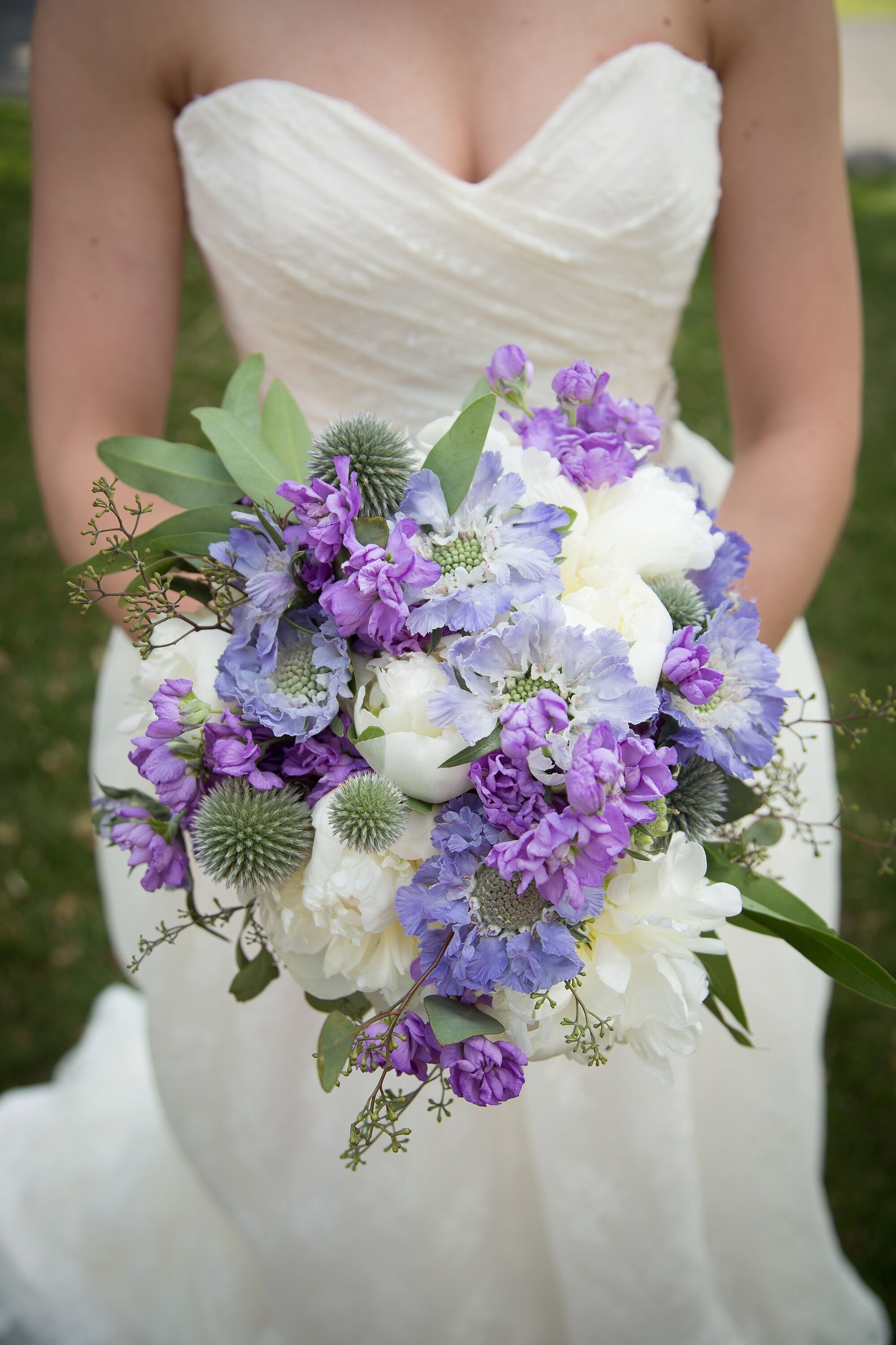 purple and white flower bouquet