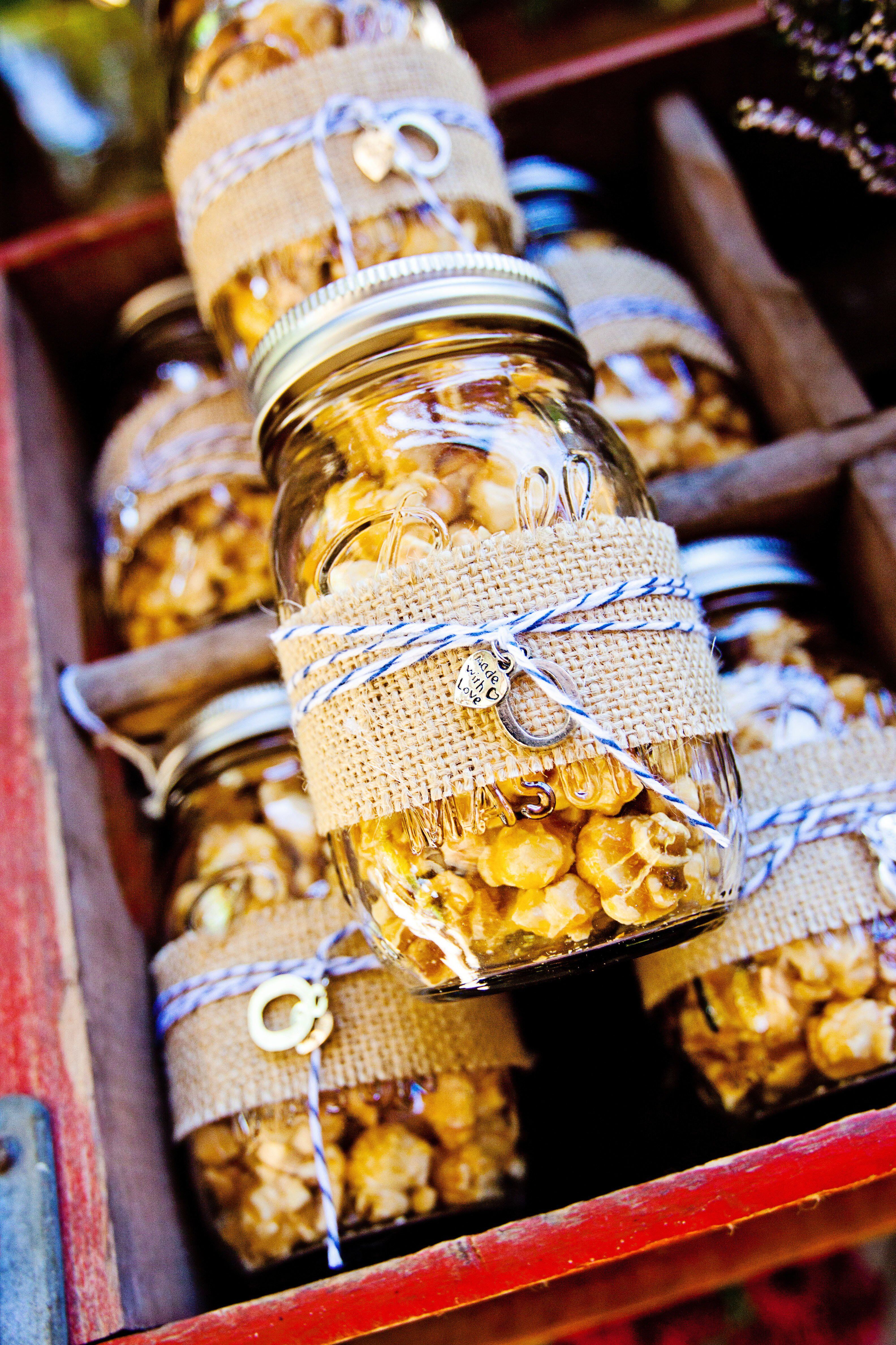 caramel-popcorn-mason-jar-favors