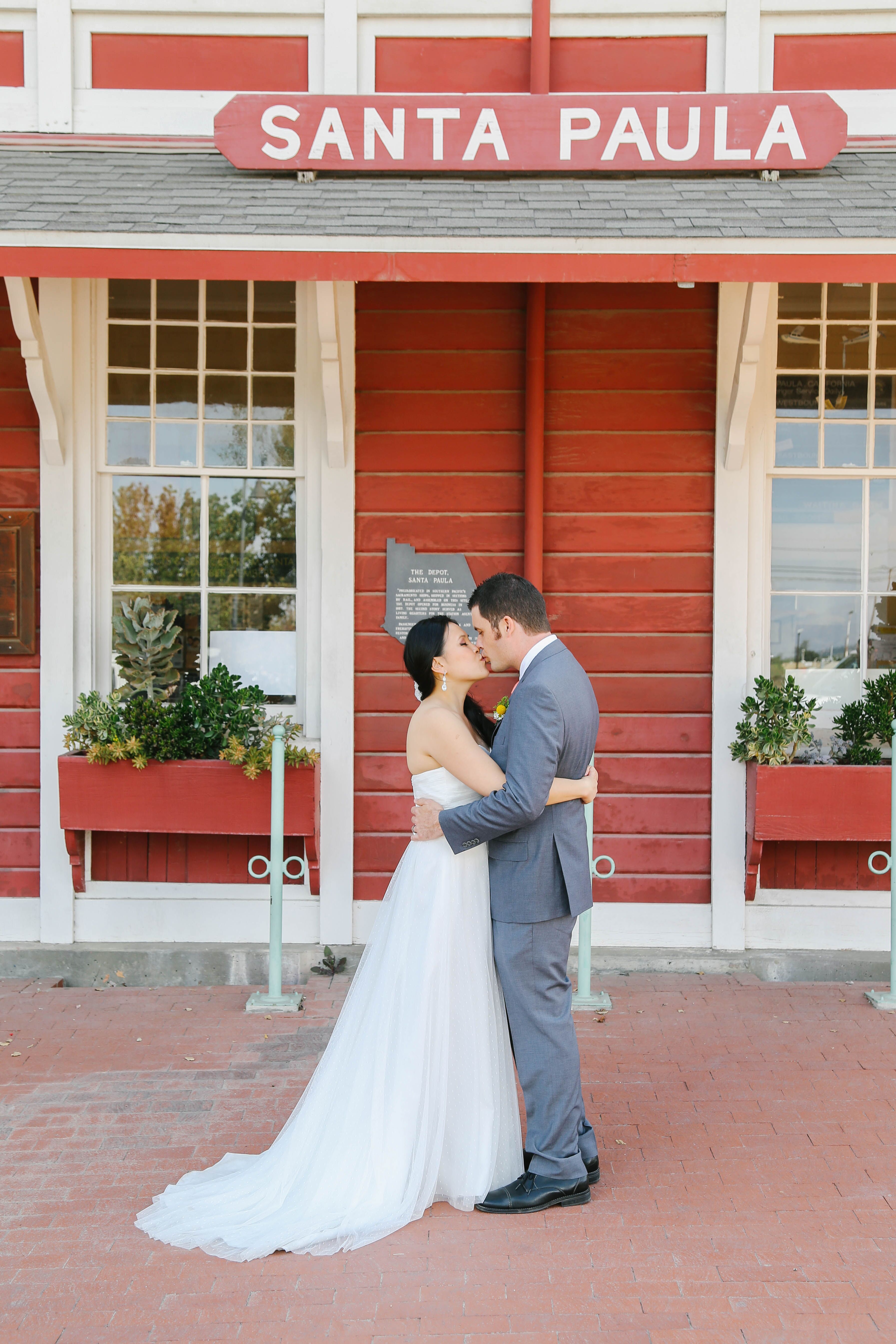 A SunflowerInspired Wedding at Glen Tavern Inn in Santa Paula, California