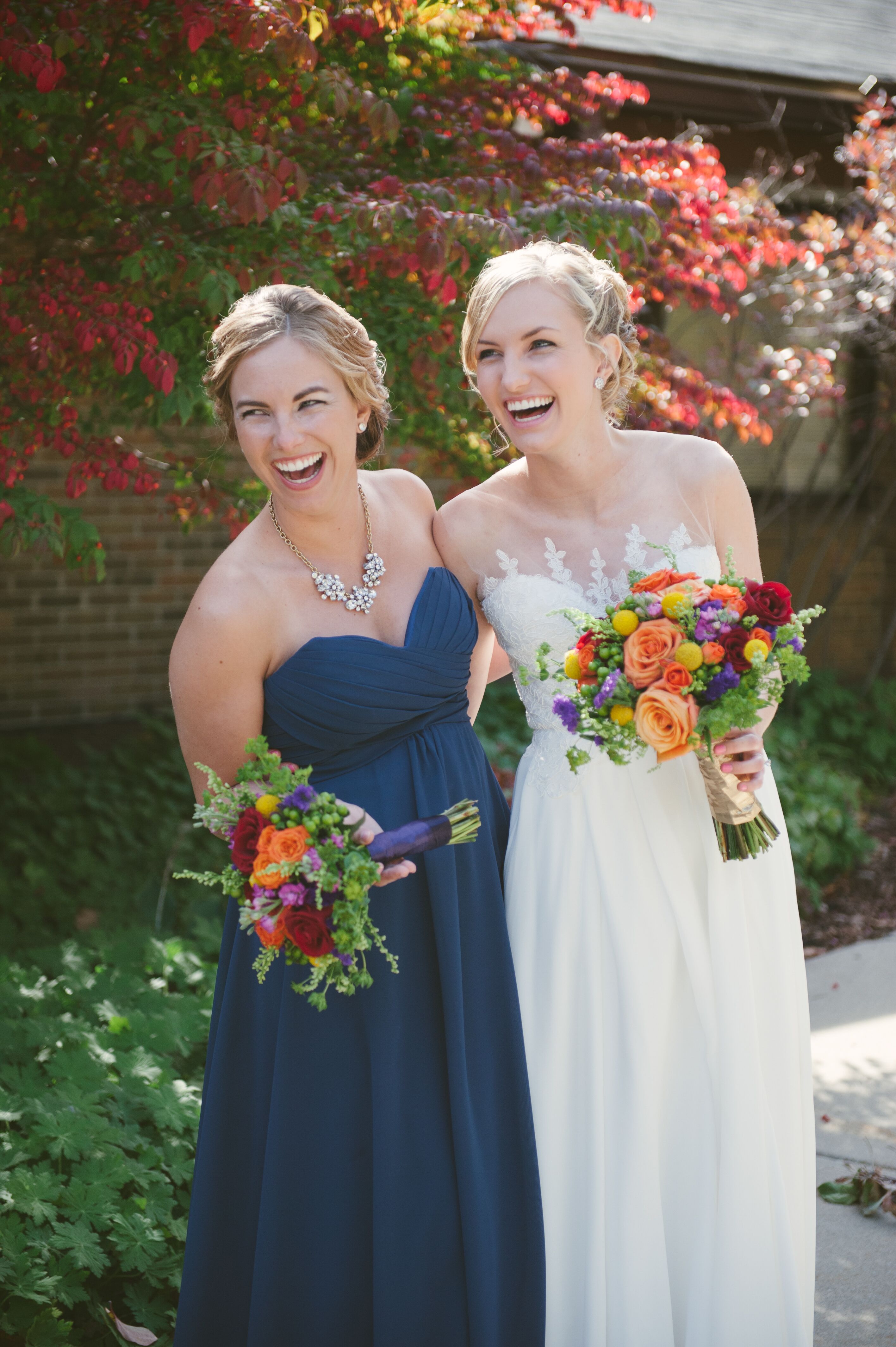 Wedding bouquets 2024 with navy dresses