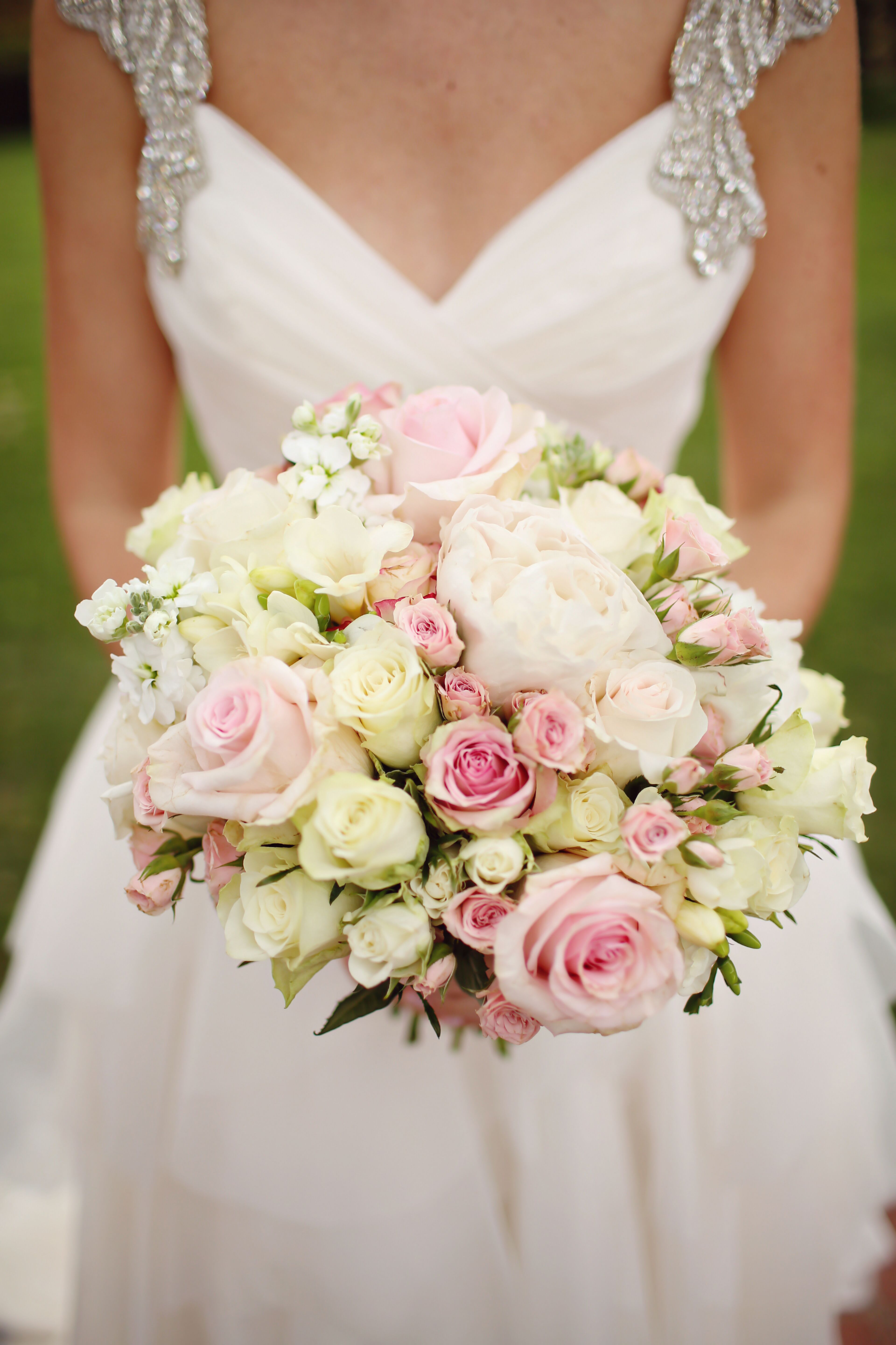 Classic Romantic Blush And Ivory Rose Bouquet In Dallas Texas 