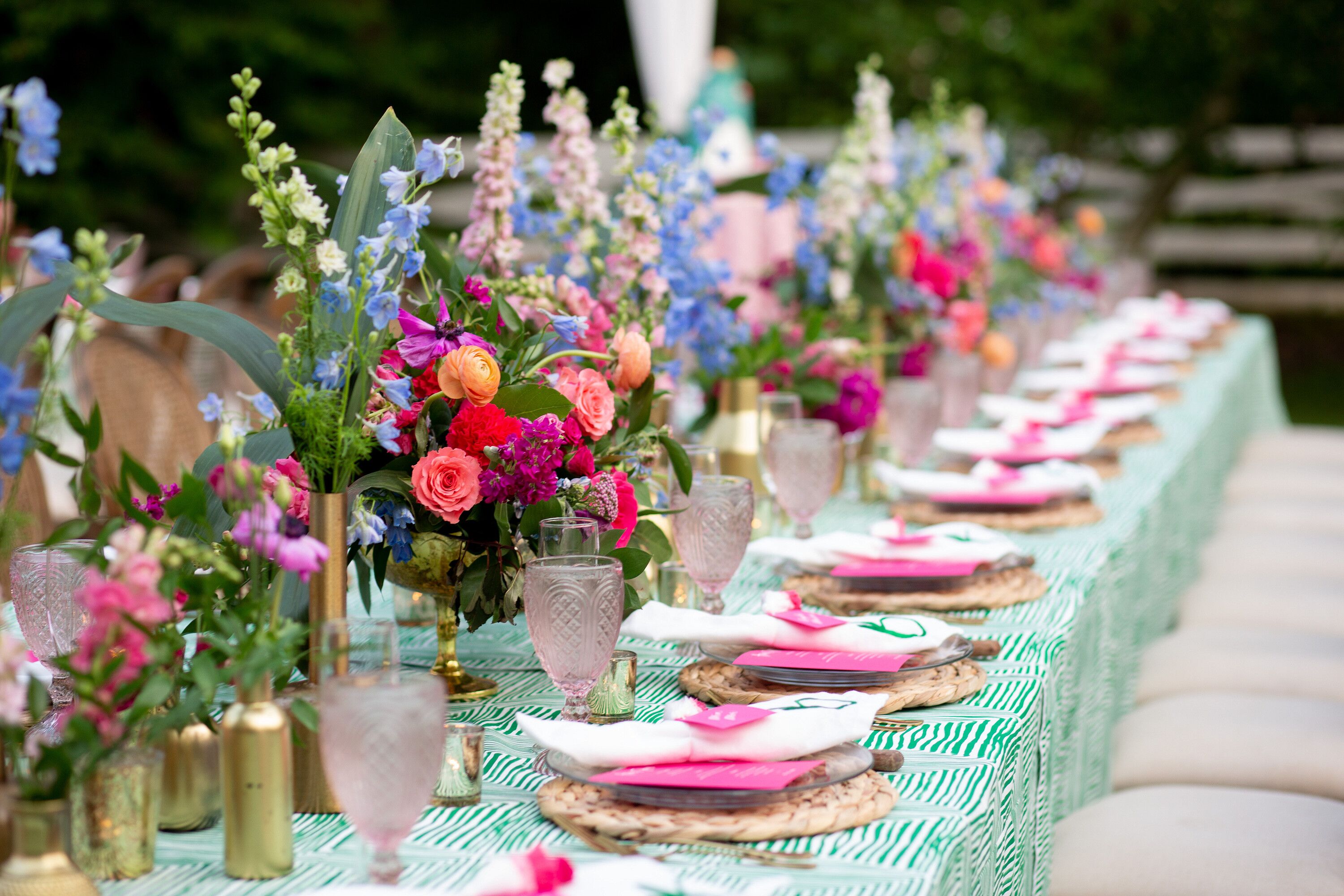 Pink-and-Teal Tablescape With Snapdragon Centerpieces