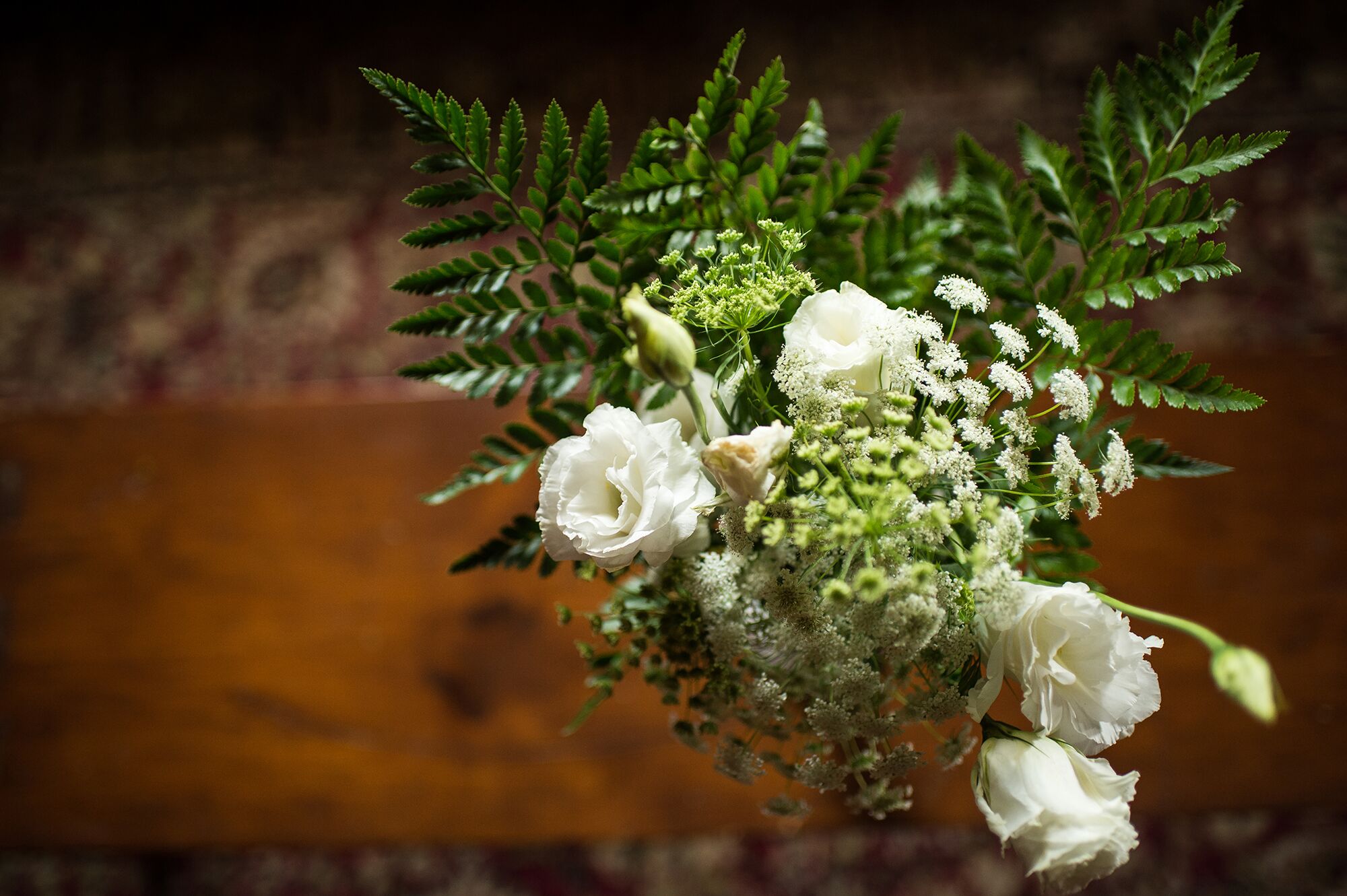 White Floral Arrangements with Queen Anne’s Lace and White Lisianthius