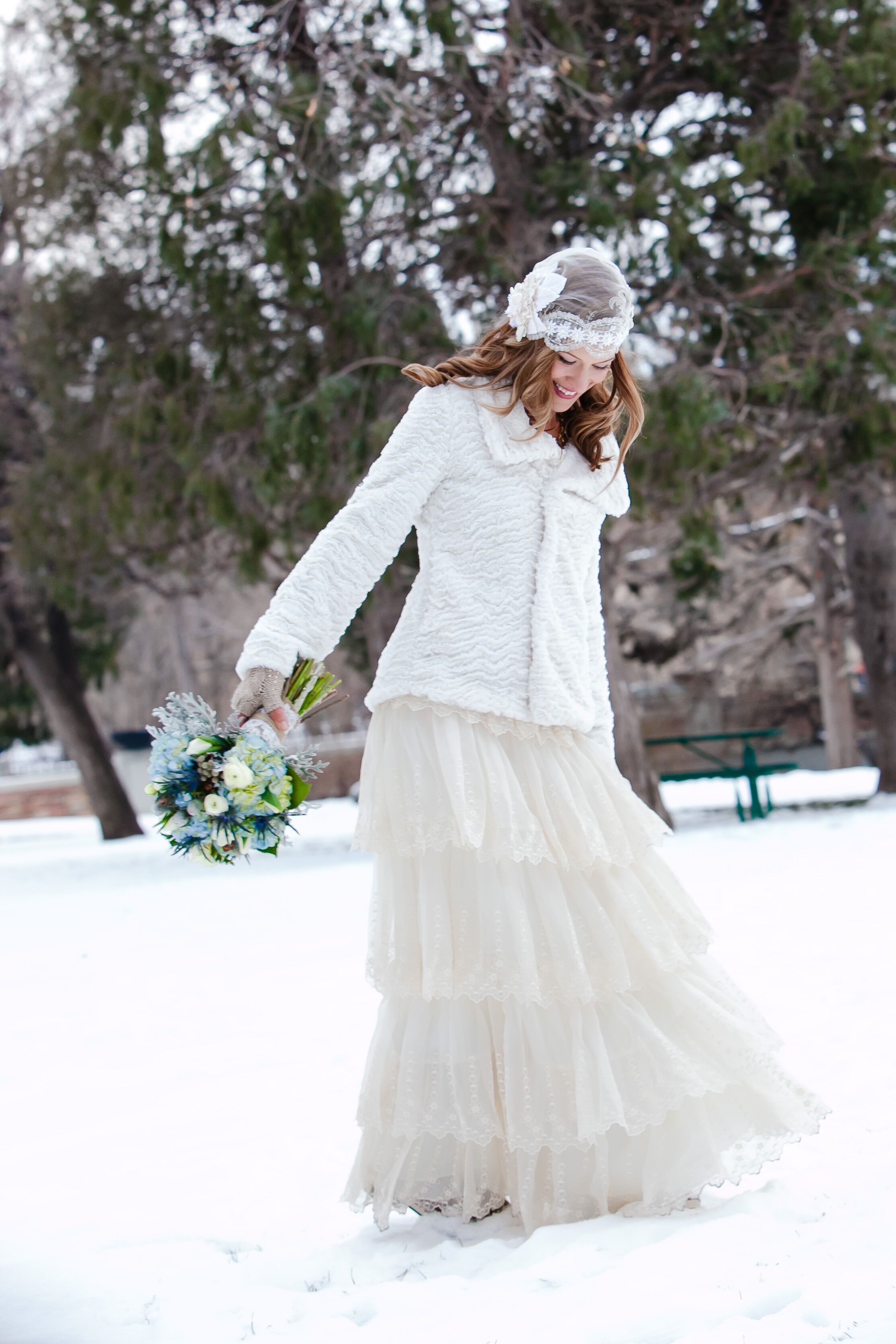 Короткие зимние свадебные платья