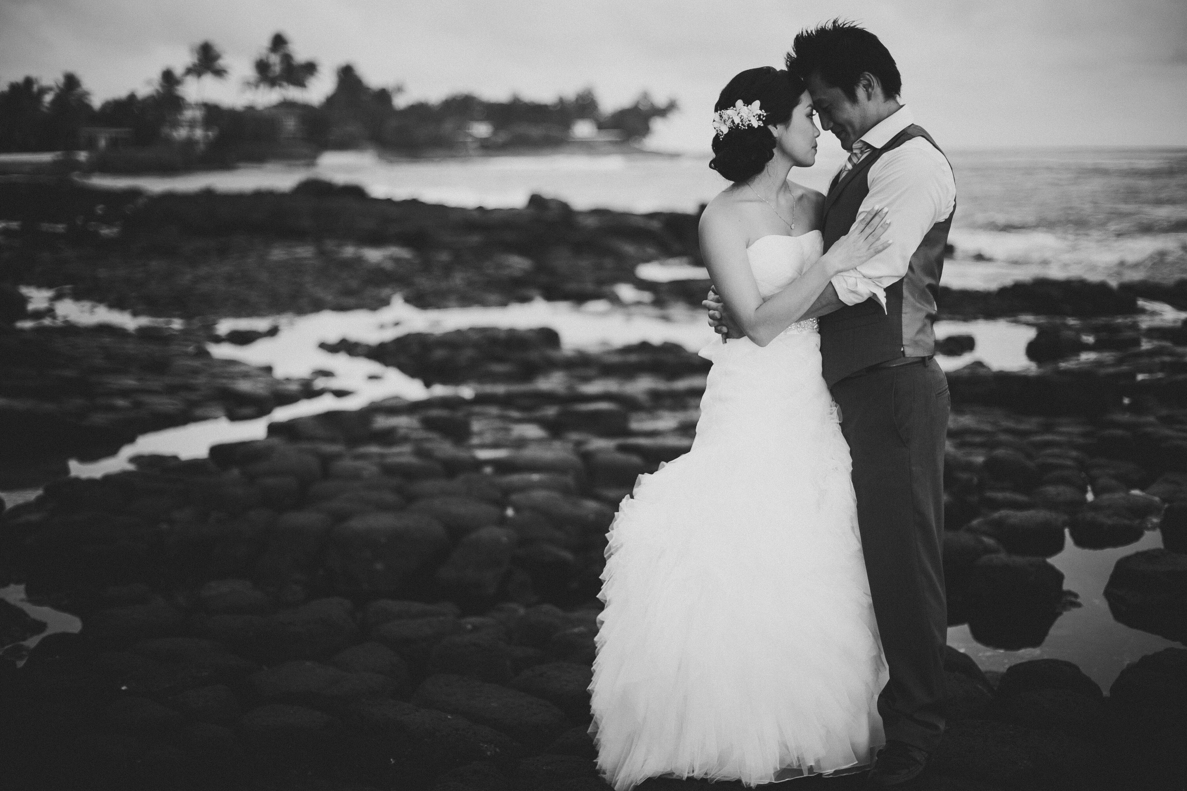  Black  and White  Bride and Groom Photo  Shoot 