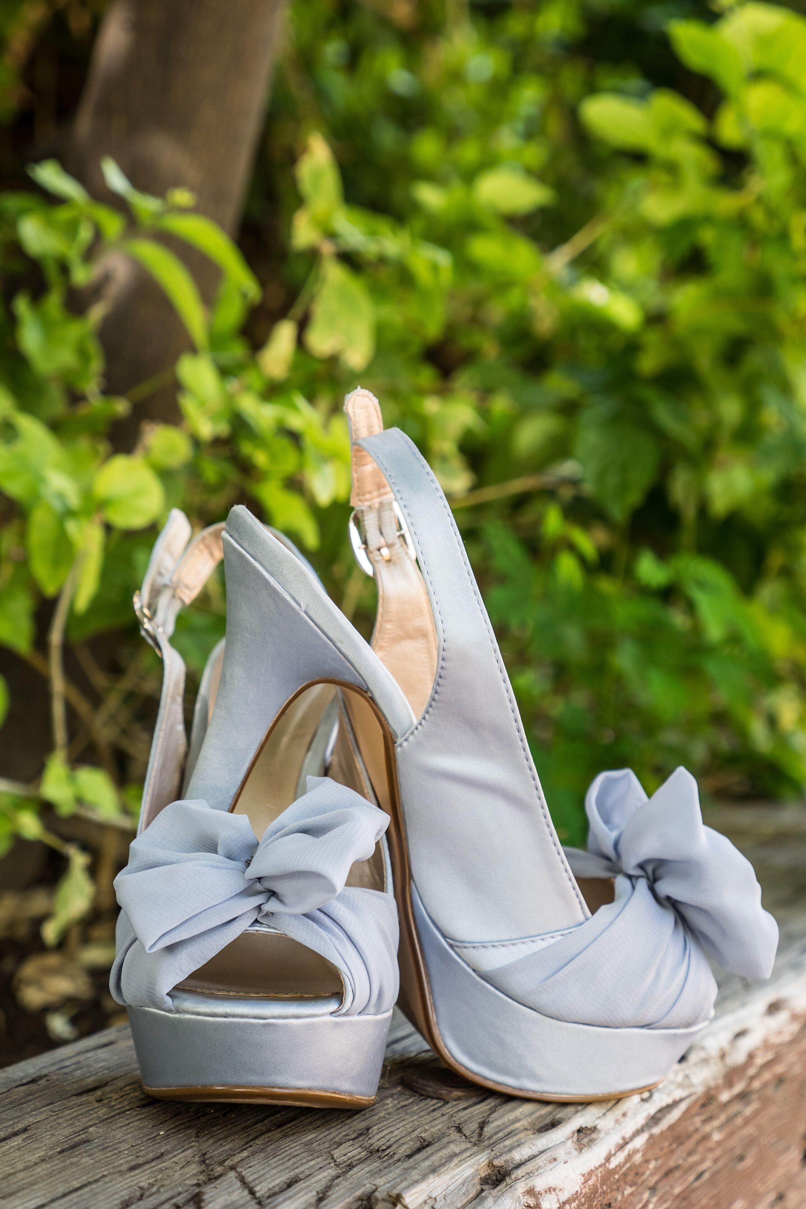 Gray Peep-Toe Heels With Bows