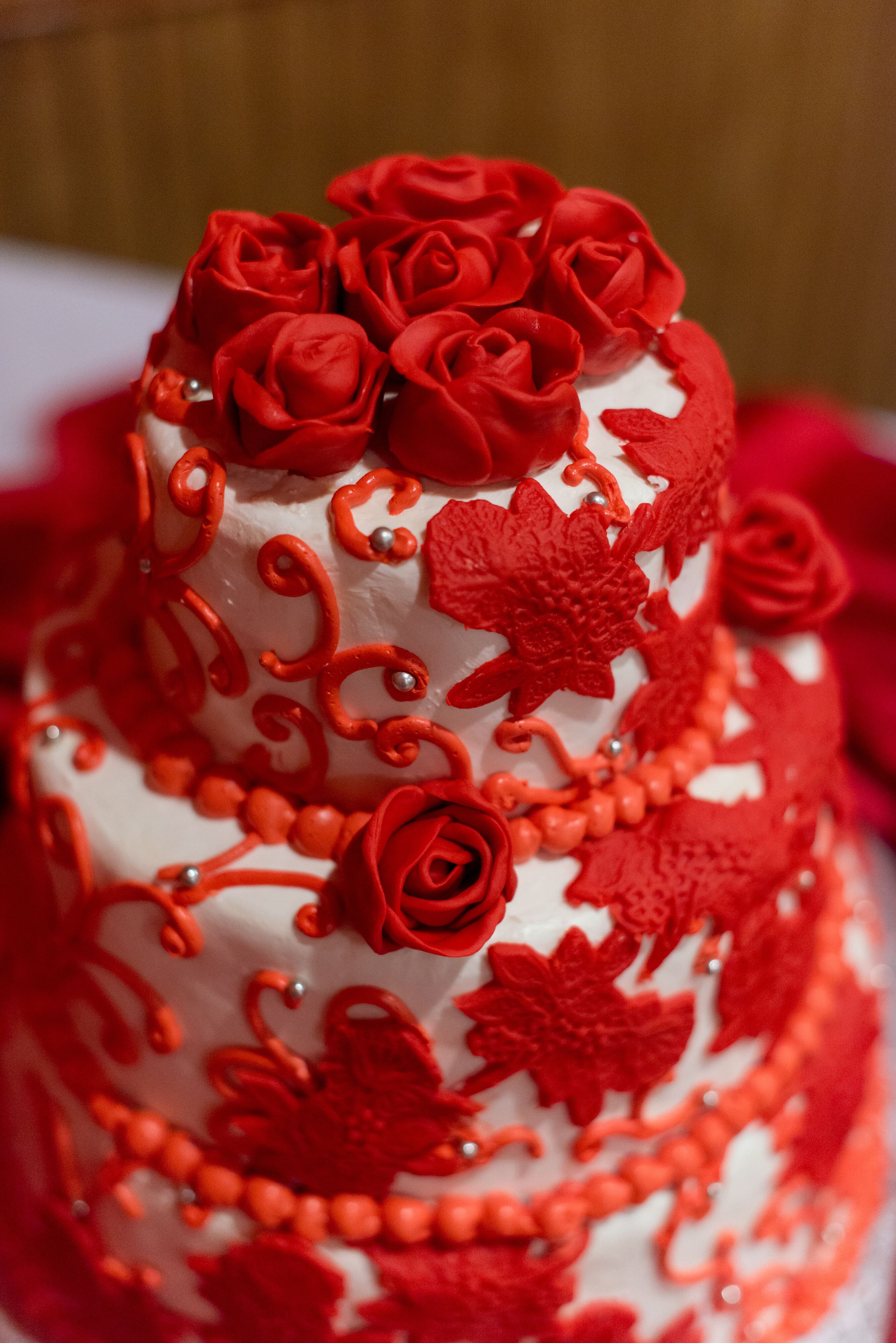 red rose cake