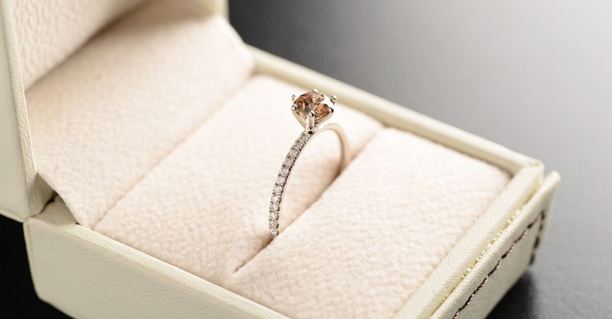 Is A Promise Ring The Same As An Engagement Ring?