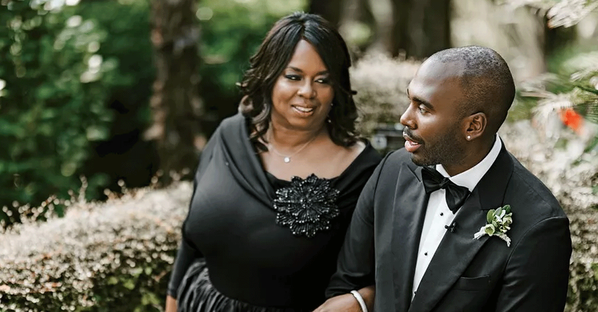 Mother-Of-The-Groom Dress Etiquette Advice Every Mom Needs