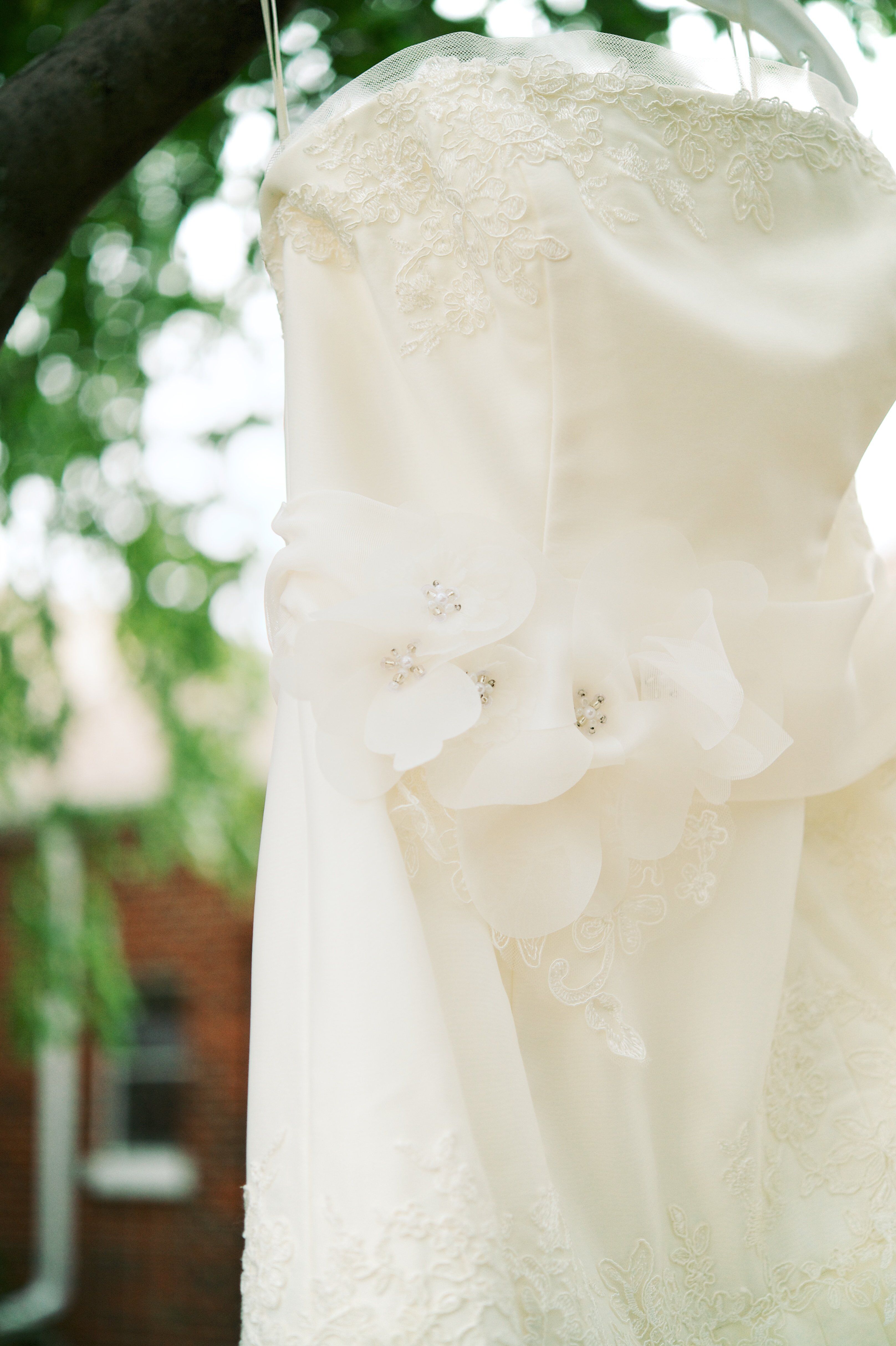 vera wang fit and flare wedding dress