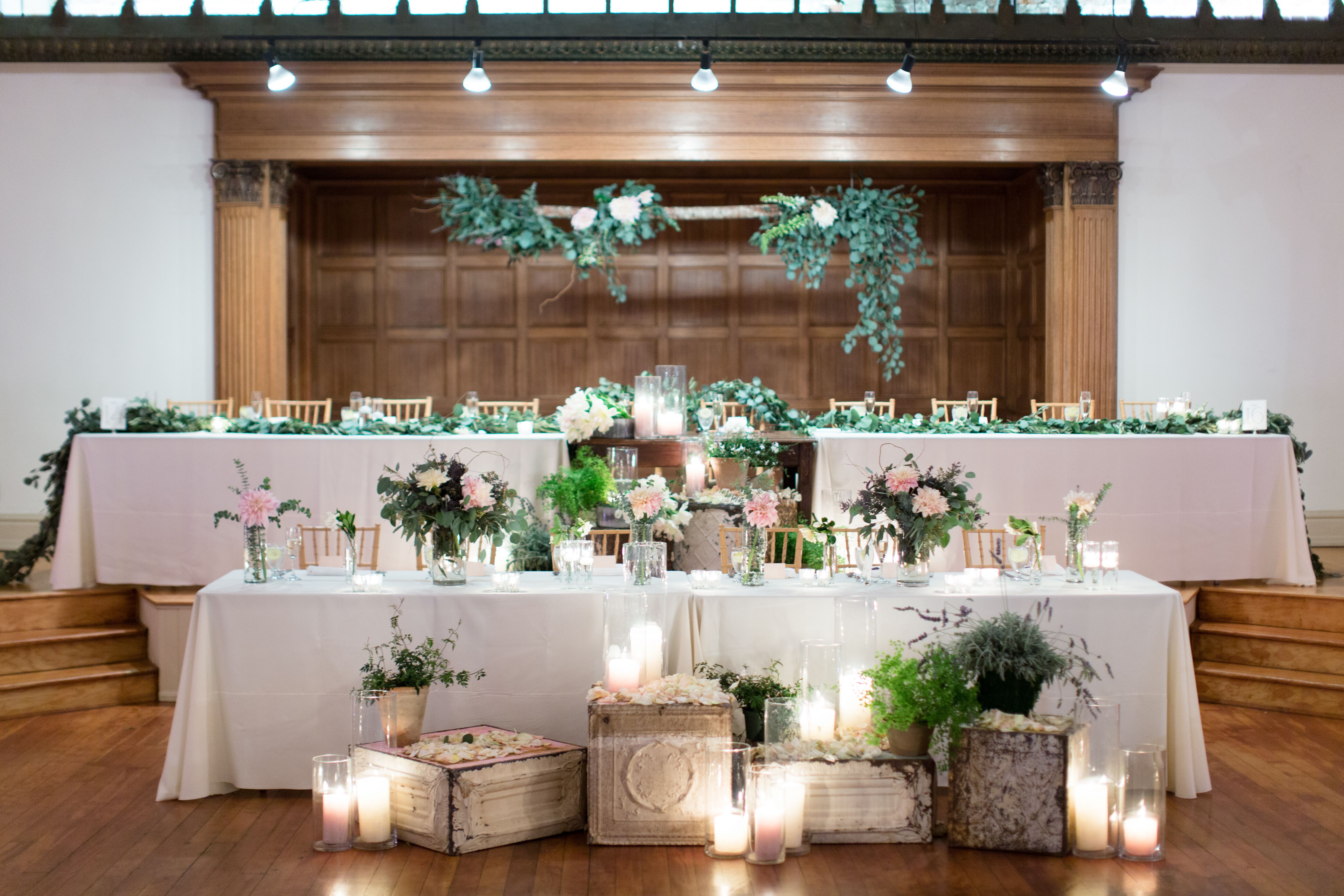 Simple, Elegant Head Table Decor