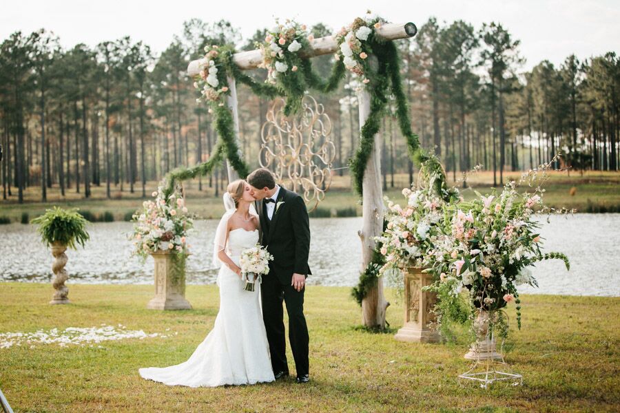 A Sophisticated Waterfront Wedding  at Beaver Creek 