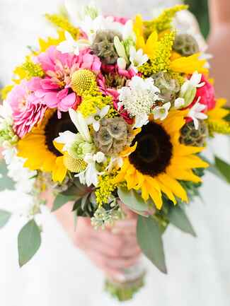 Charming Sunflower Wedding Bouquets
