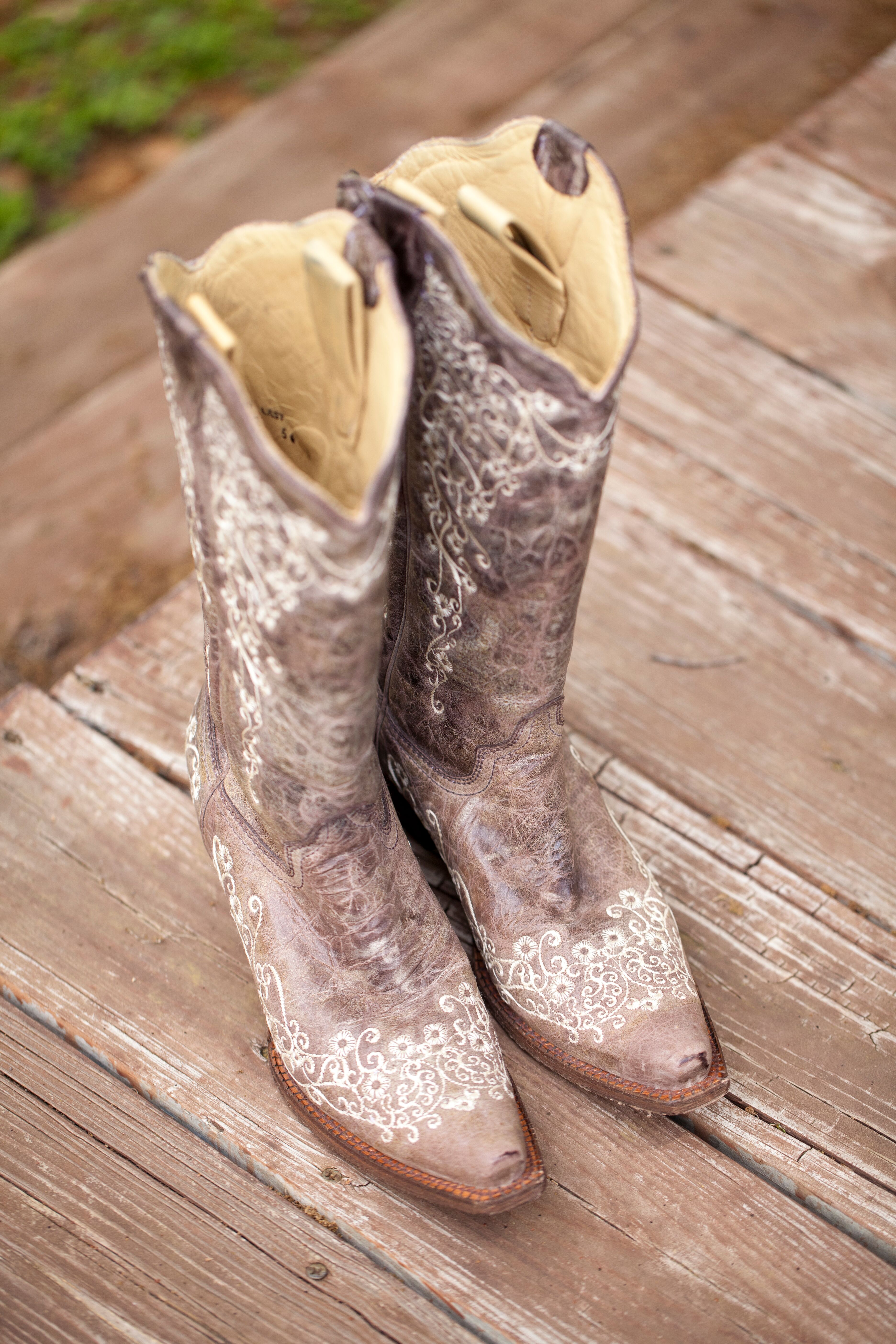 Bridal Cowboy Boots For Austin Texas Wedding   F3ddc088 124c 11e4 843f 22000aa61a3e