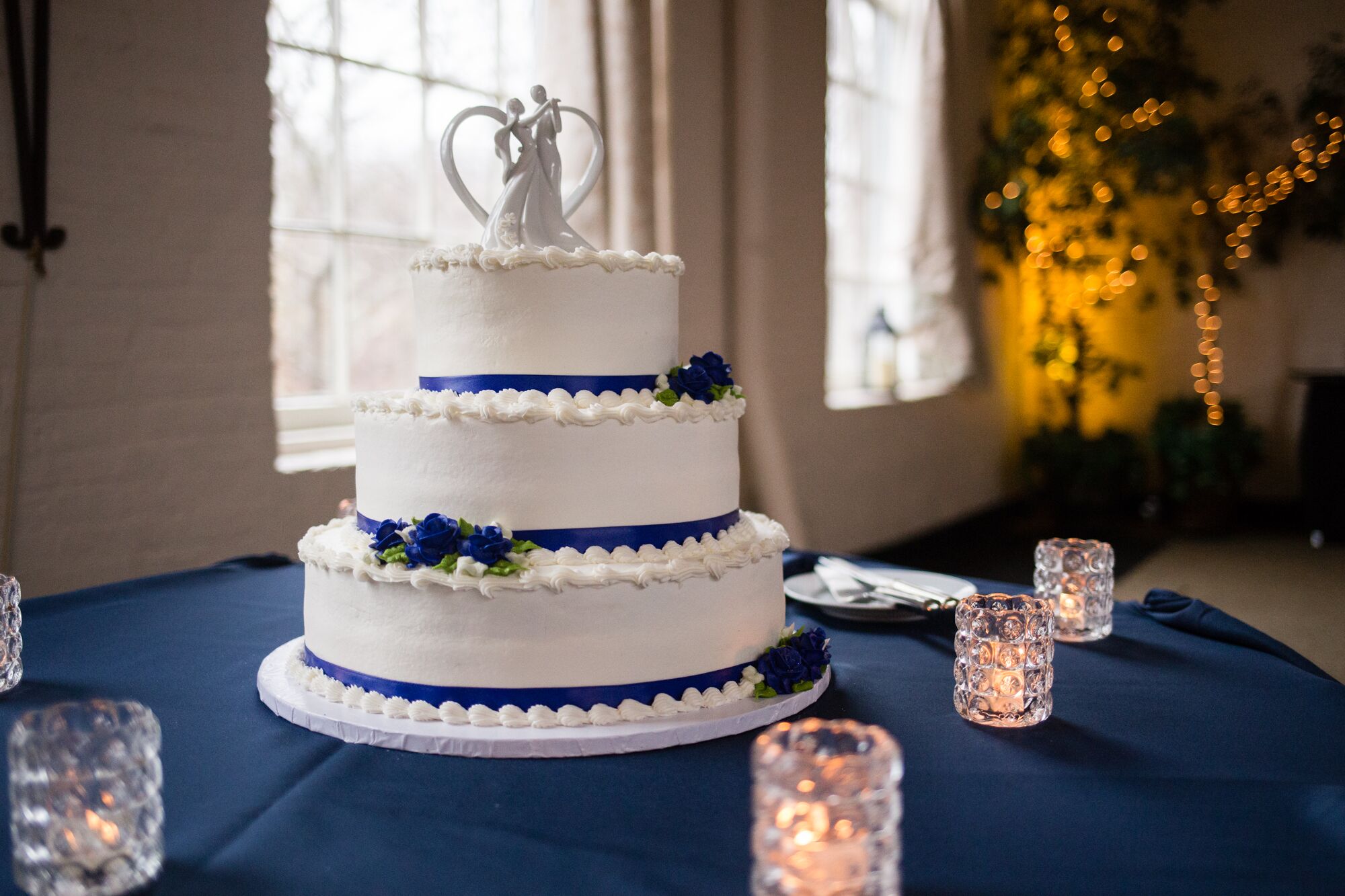 royal blue wedding cake designs