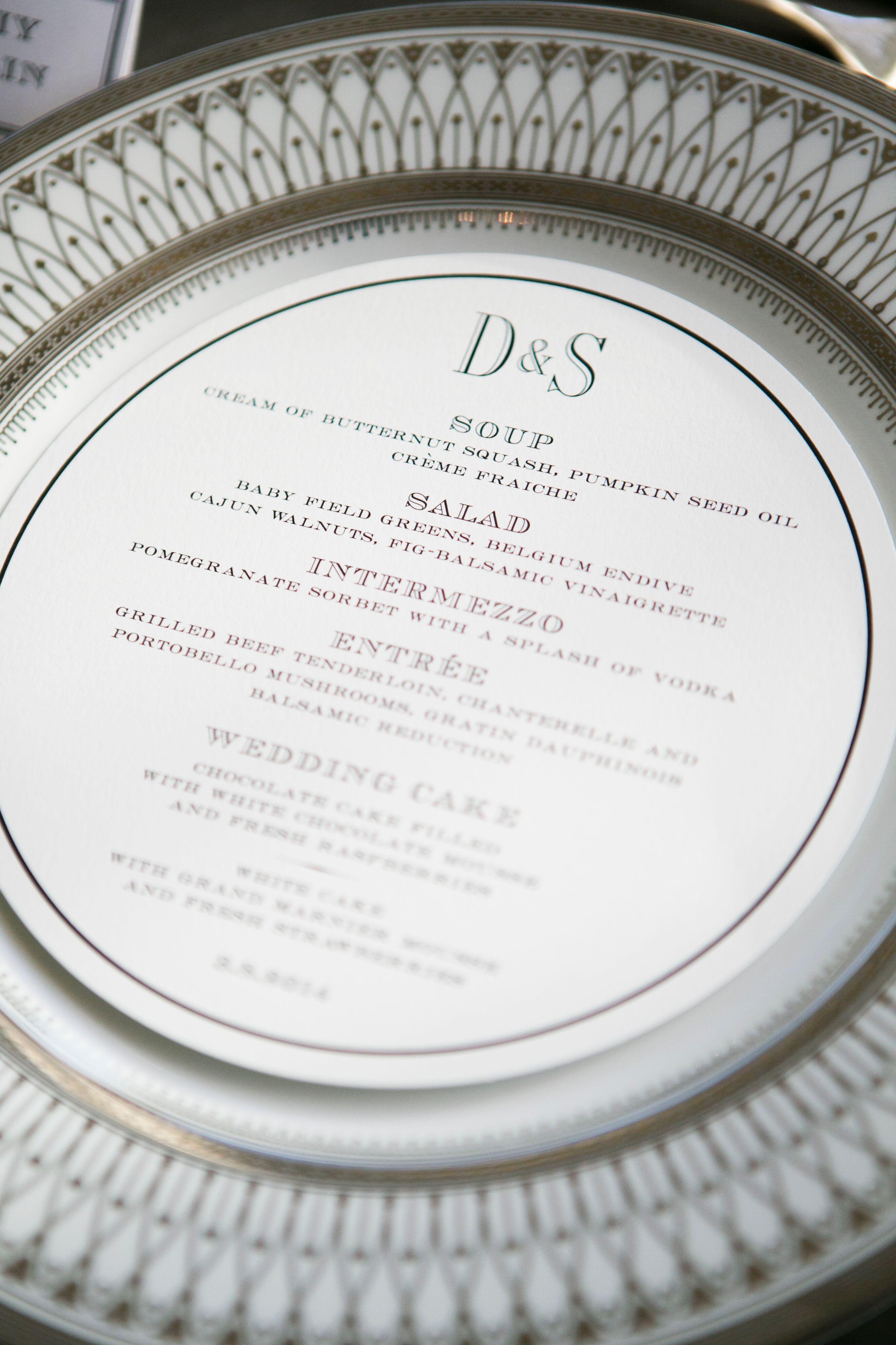 Circular Personalized Menu Cards in Silver and Black