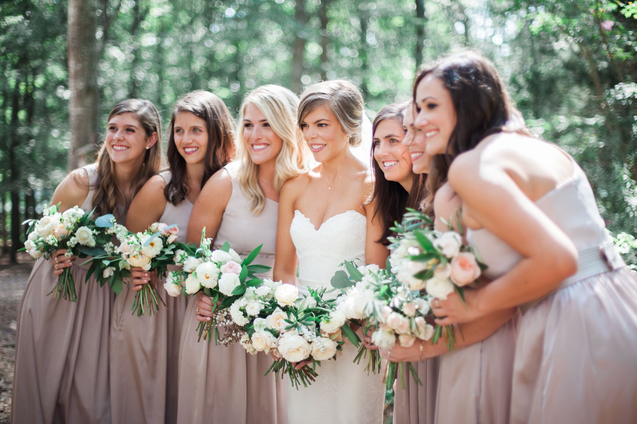 vera wang bridesmaid dress champagne White Vera Wang Size 8 Champagne Bridesmaid Dress Lace Tulle Double V Neck  Zip