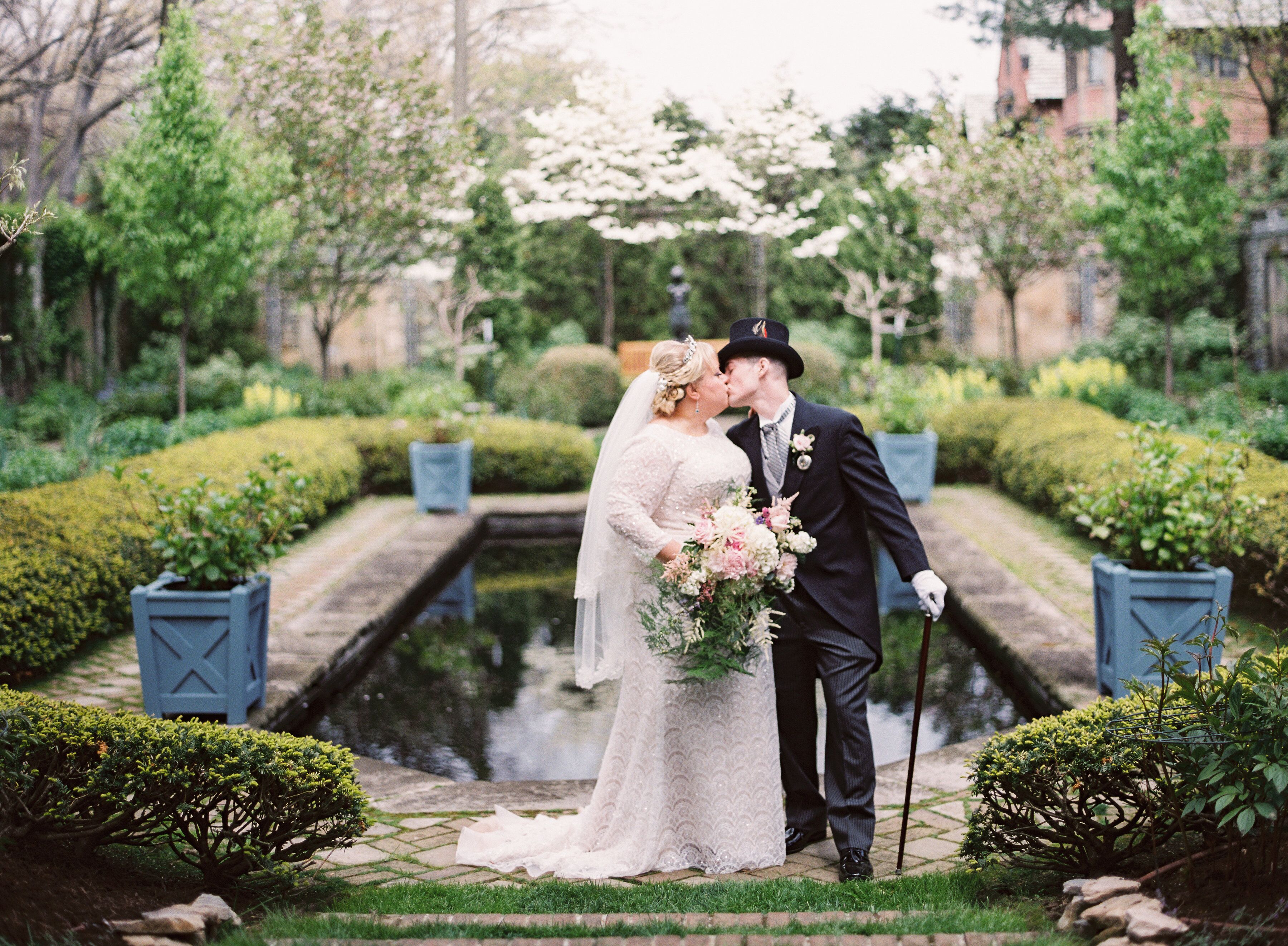 A Whimsical Garden Wedding At Stan Hywet Hall And Gardens In Akron